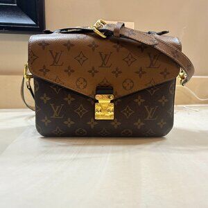 Louis Vuitton Pochette Métis